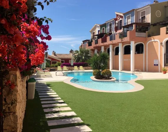 espagne-pueblo-acantilado